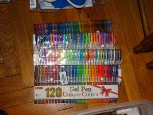 lot 19847 image: Large Colorful Gel Pen Set