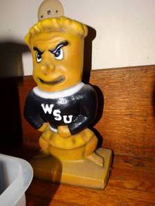 lot 19849 image: Vintage 13 Painted Concrete WSU WU-Shock