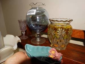 lot 19870 image: Decorative lot of 3 Items