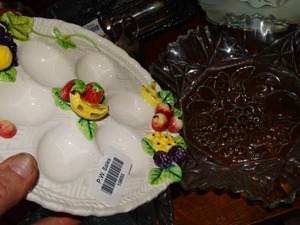 lot 19893 image: Lot of 2 Fruit Dishes