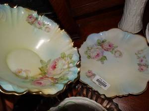 lot 19899 image: Silesia Ruffled Edge Bowl and Plate