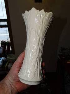 lot 19902 image: White Lenox Vase
