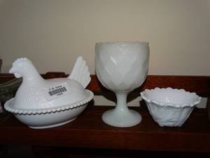 lot 19900 image: White Milk Glass Rooster - Dish - Goblet