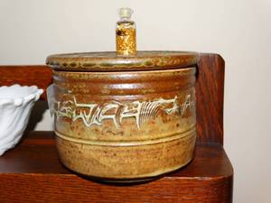 lot 19901 image: Small Hand Made 2 Part Pot and small Vile of Gold