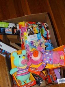 lot 19919 image: Lot of Ribbon and Tie-Dye Kits