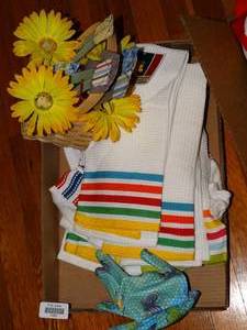 lot 19927 image: New Kitchen Towels Lot