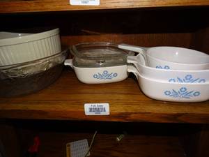 lot 19936 image: Lot of Vintage Corning Ware Casserole Dishes