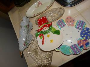 lot 19939 image: Seasonal Plates Lot