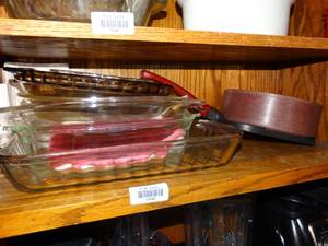 lot 19942 image: Misc Cookware