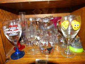 lot 19952 image: Novelty wine glasses and stem ware - all pictured on shelf