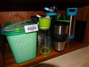 lot 19965 image: Cups with Lids lot