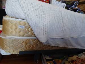 lot 35185 image: FullQueen Size Bed - mattress set with metal frame