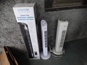 lot 35243 image: Lot of 3 Tower Fans