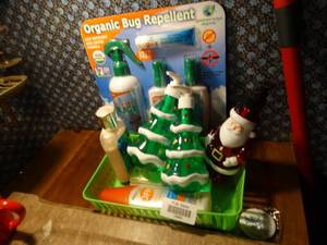 lot 19990 image: Christmas Soap dispenser