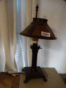 lot 35013 image: Nice Decorative Desk Lamp