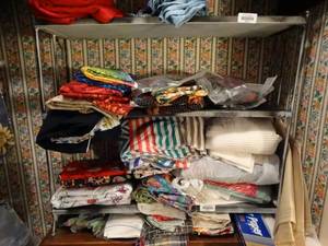 lot 35032 image: Fabric Lot for Quilting, Sewing or Art projects - Large Amount of Beautiful Fabrics