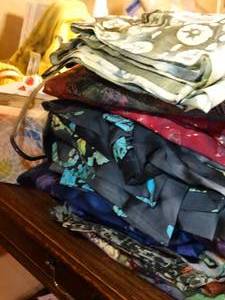 lot 35035 image: Great Selection of Beautiful Batik Quilting Fabric