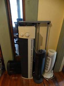 lot 35067 image: Lot of Fans and Heaters  Clothes Drying Rack