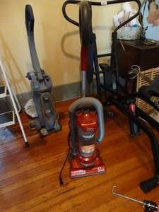 lot 35069 image: Eureka Vacuum with Hepa Filter
