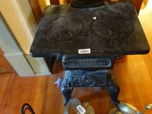 lot 35076 image: Antique Rugby Wood Burning StoveHeater