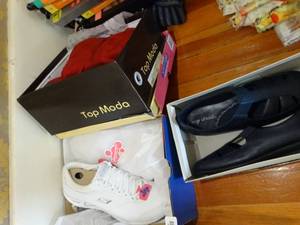 lot 35090 image: Lot of 3 Pairs of Shoes