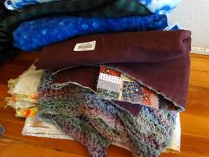 lot 35092 image: Lot of Assorted Fabric