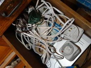 lot 35146 image: DVD Player, Extension Cords and Outlet Timers