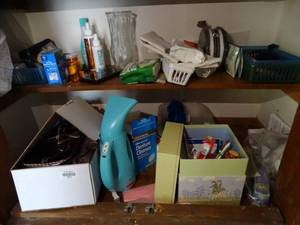 lot 35239 image: Lot of Misc. Toiletries-- Steamer, Hair Supplies, Toothbrushes, Etc