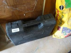 lot 35261 image: Emergency Roadside Kit