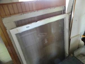 lot 35267 image: Lot of 2 Vintage Windows