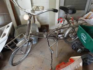 lot 35274 image: Vintage Sears Bicycle