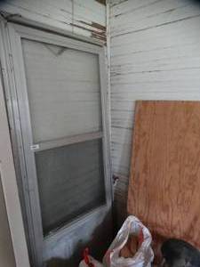 lot 35299 image: Screen Door and Wood Board