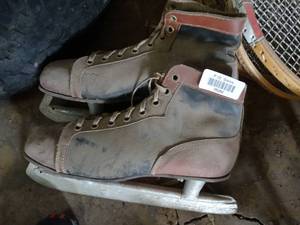 lot 35284 image: Pair of Vintage Red and Blue Ice Skates