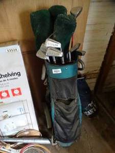 lot 35280 image: Golf Bag with Assorted Clubs and Tees