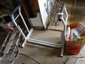 lot 35286 image: White Metal Rack