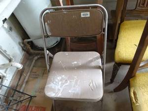 lot 35292 image: Metal Folding Chair