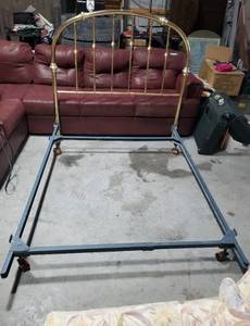 lot 1386 image: queen metal bed frame