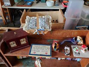 lot 1422 image: Home Dcor and picture frames