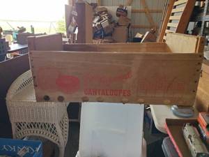 lot 1425 image: Produce Crate