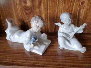 lot 1439 image: LLADRO and NAO Figurines