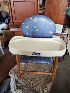 lot 1447 image: Portable small High chair