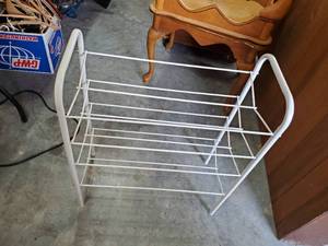 lot 1453 image: Metal shoes rack