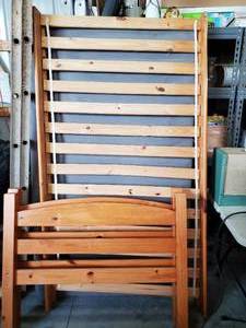 lot 1454 image: Twin Bed