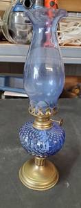 lot 1470 image: Blue Oil Lamp