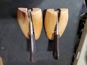 lot 1478 image: Regal Shoe stretcher