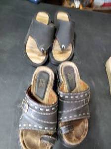 lot 1480 image: 2 Pair of sandals size 6 and 5