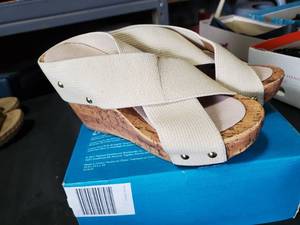 lot 1482 image: Size 6 women shoes