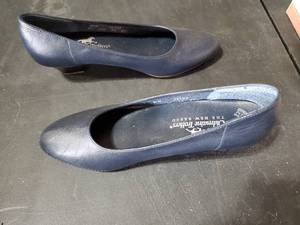 lot 1484 image: Oldmaine Trotters Size 8 12
