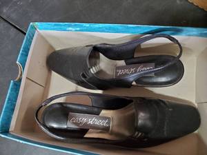 lot 1485 image: 8 12 Women Shoes