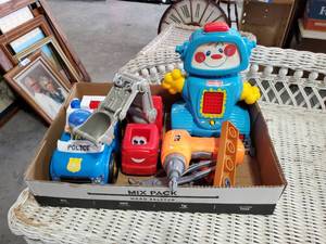 lot 1493 image: Assorted Toys